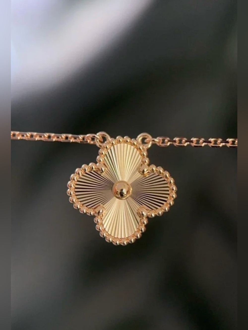 Rose Gold Floral Clover Pendant Necklace Brand New